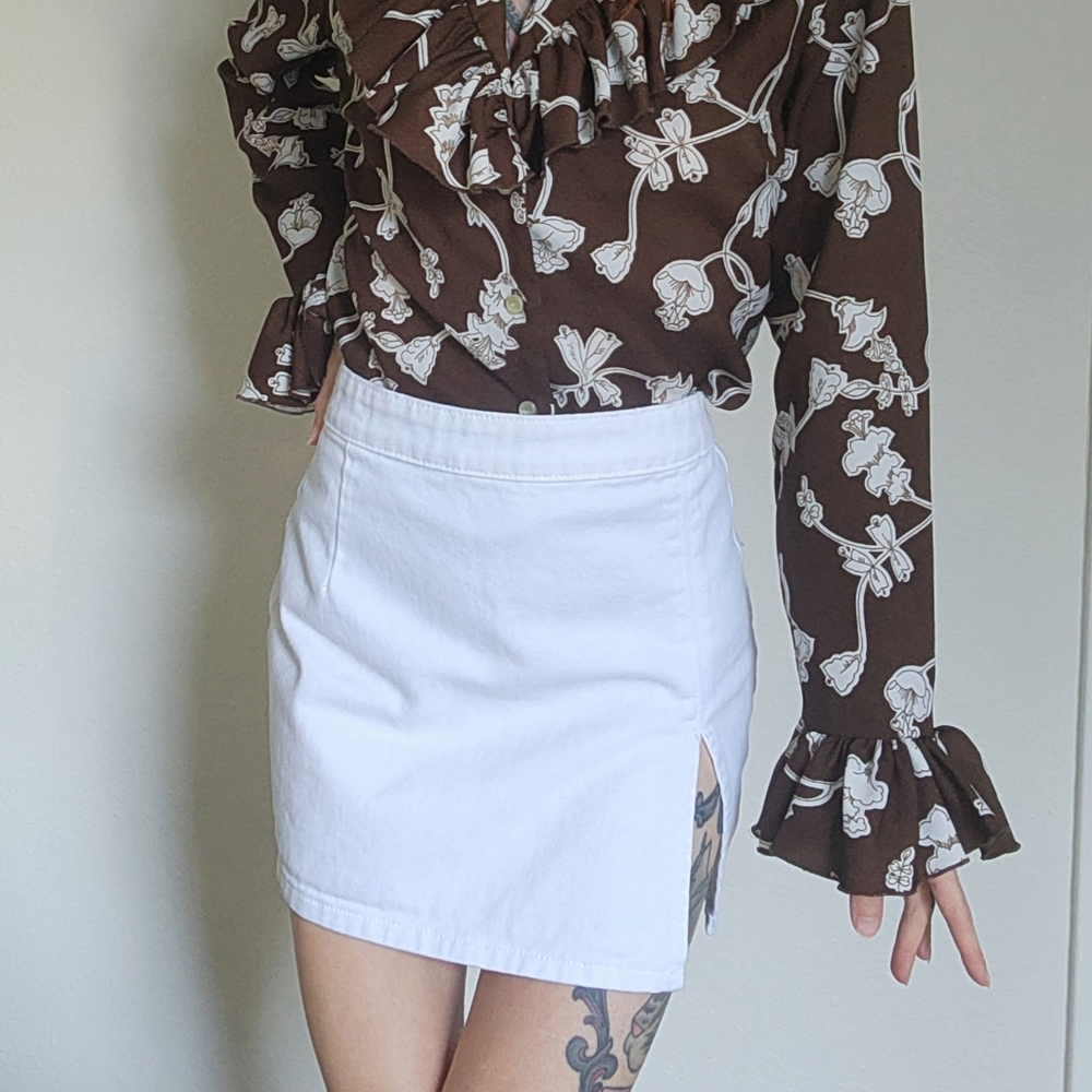 Lioness brand White mini skirt, 25" XS/S
